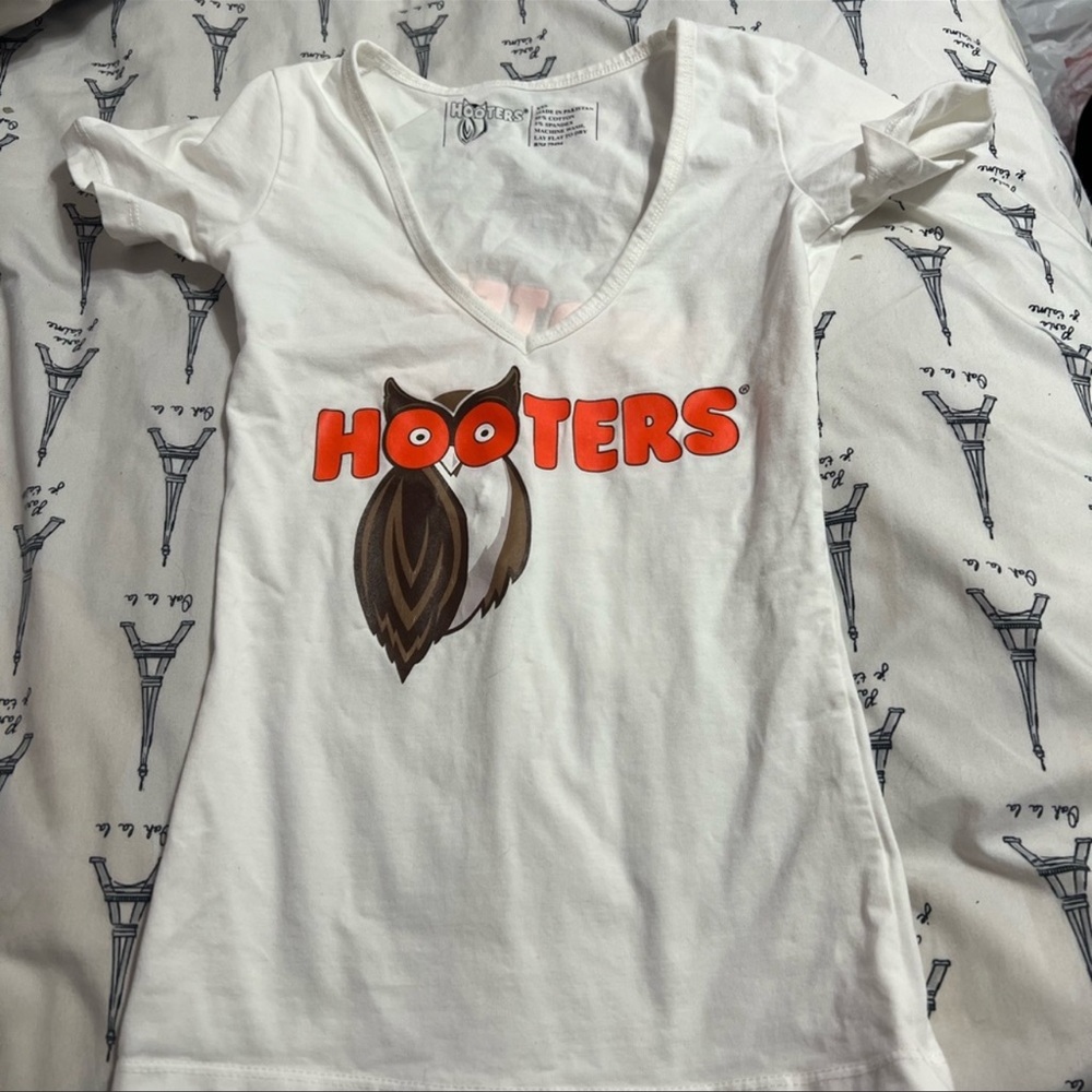 Hooters